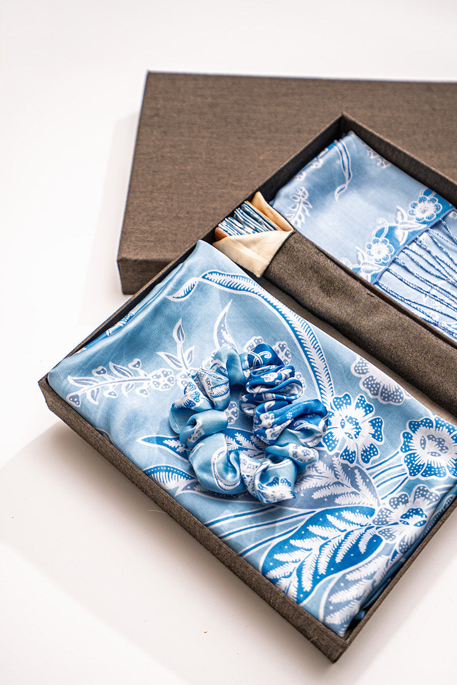 Sarong Set Deluxe in Blue - Batikwayang