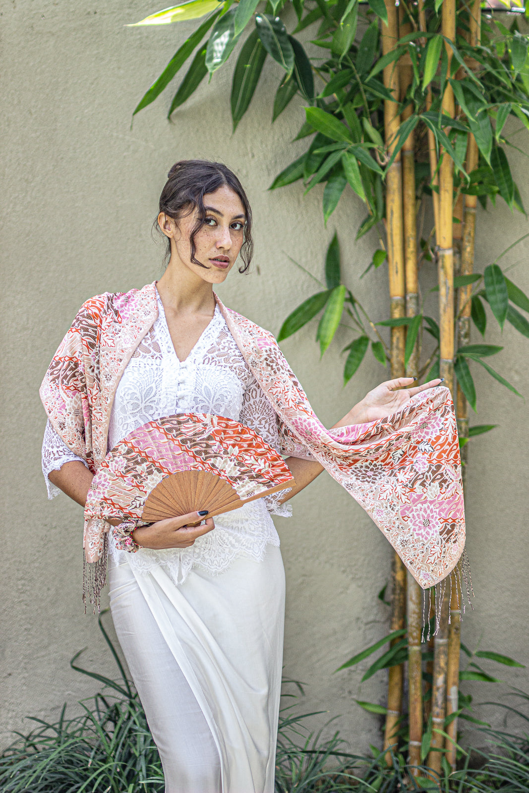 Syal Rumbai Merah Muda Coklat