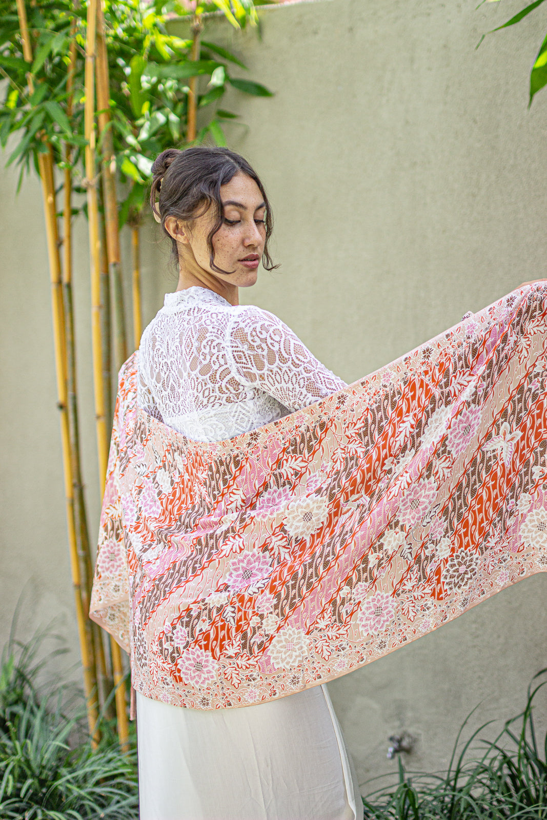 Shawl in Pink Brown