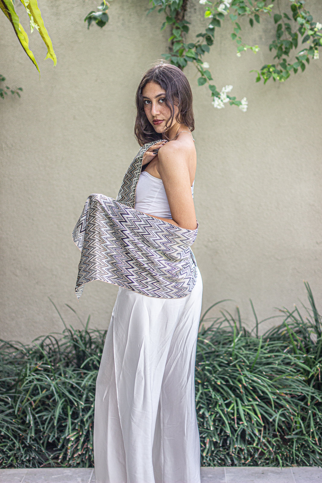 Scarf in Zig Zag Grey