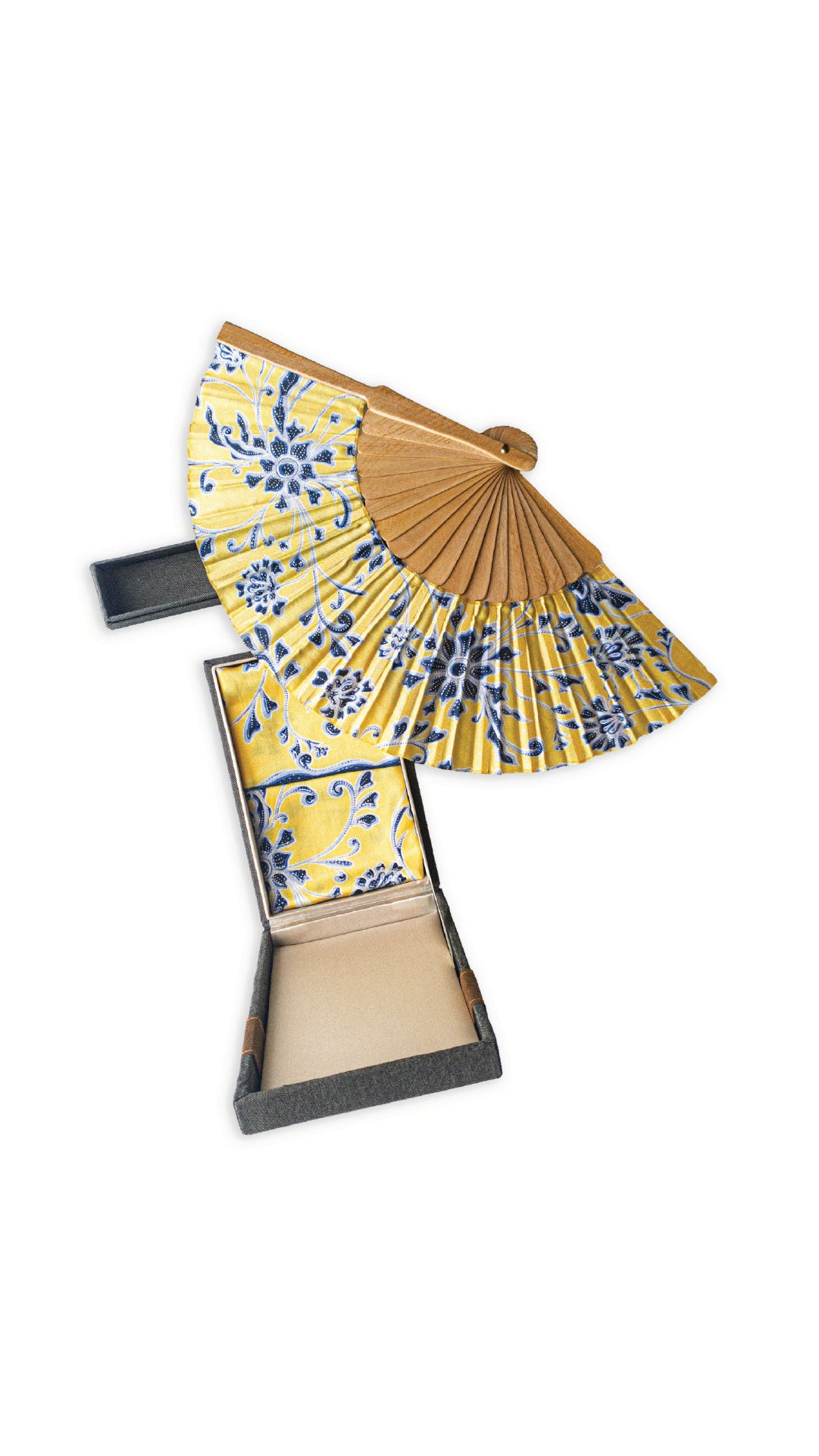 Dewi Soekarno Series: Fan in Kirana Aoi