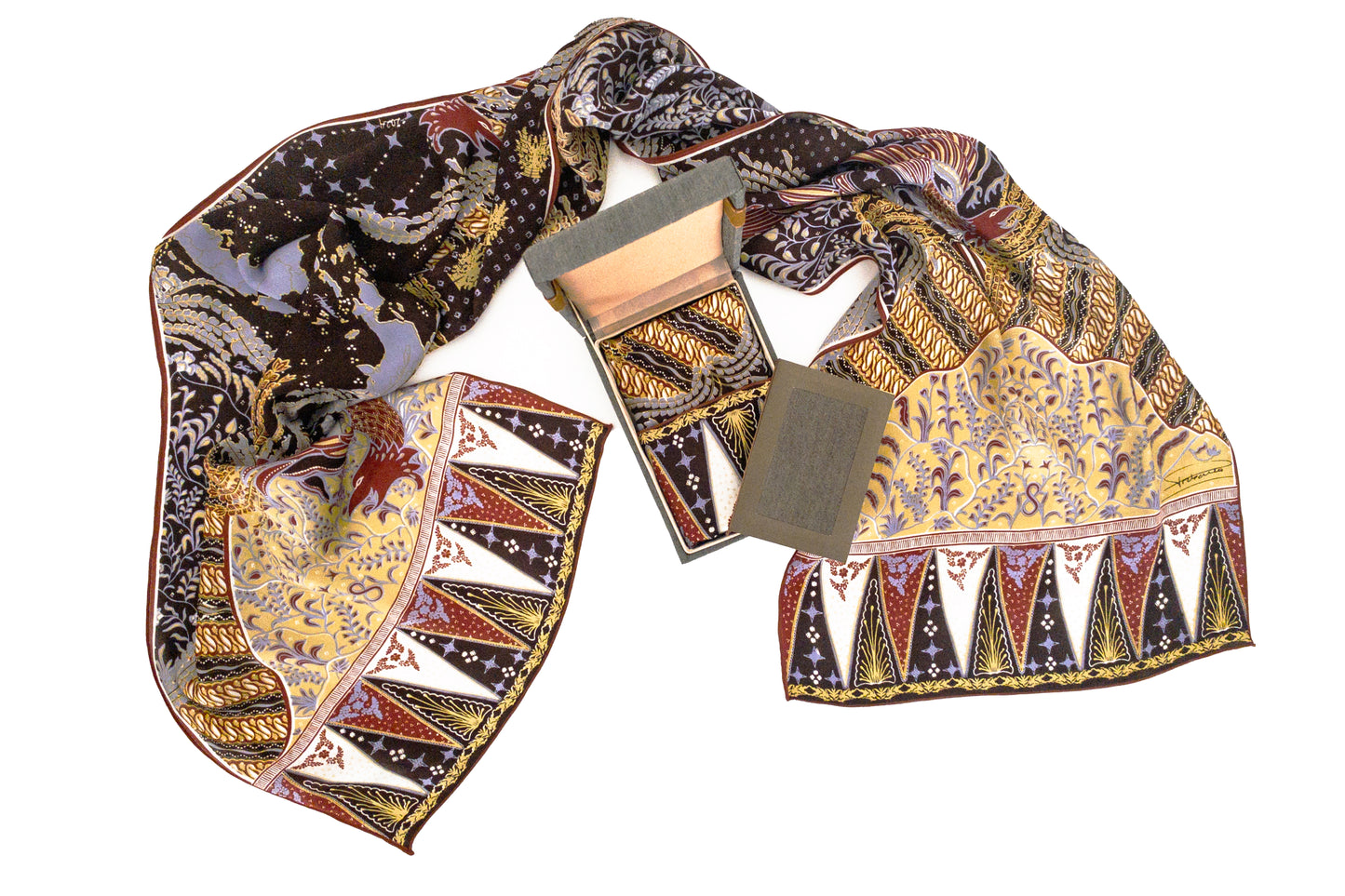 HUT RI 80 Series: The Years of Resilience Scarf