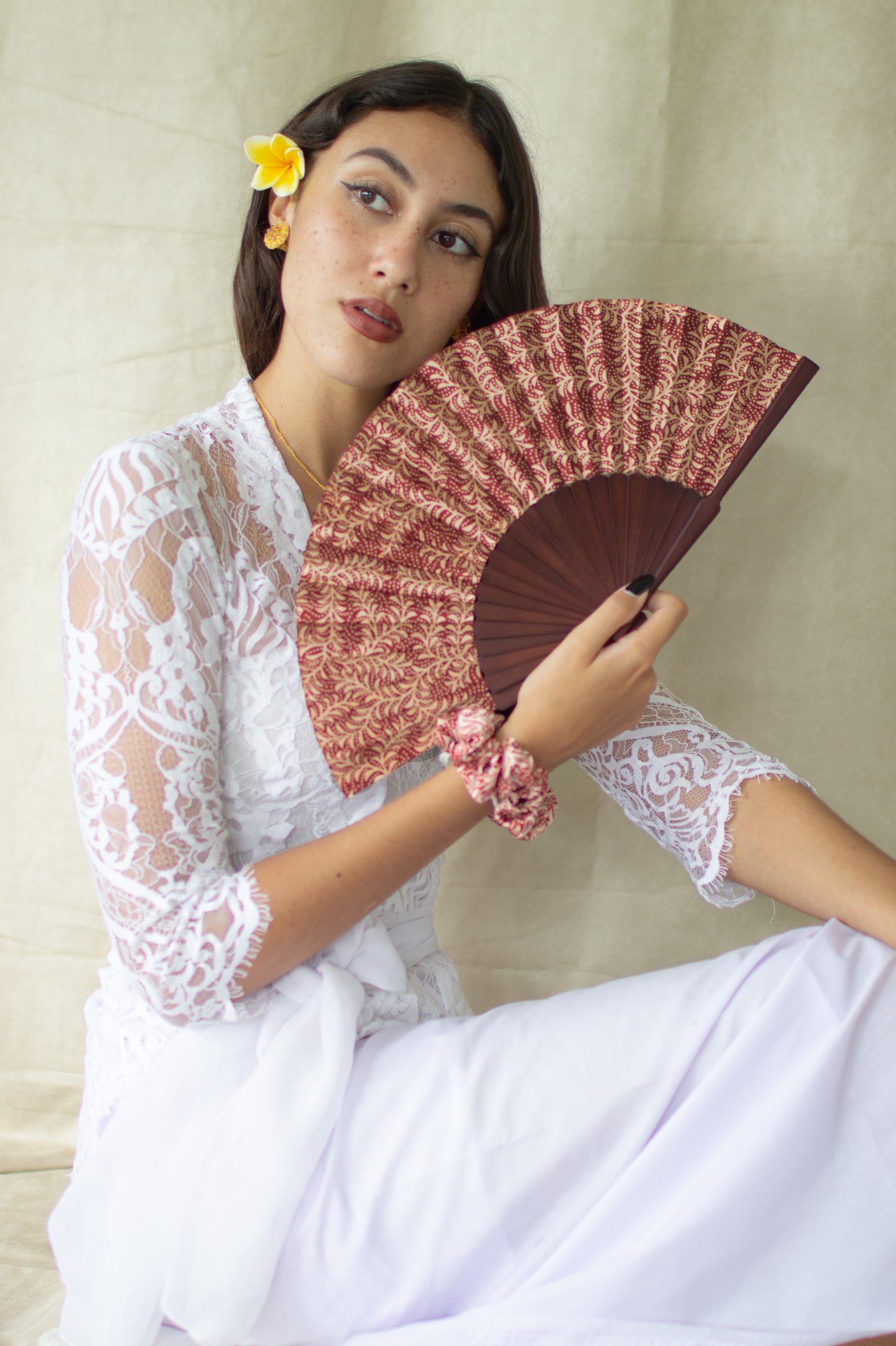 Fan Daun Asem Red in Model 2nd Pose