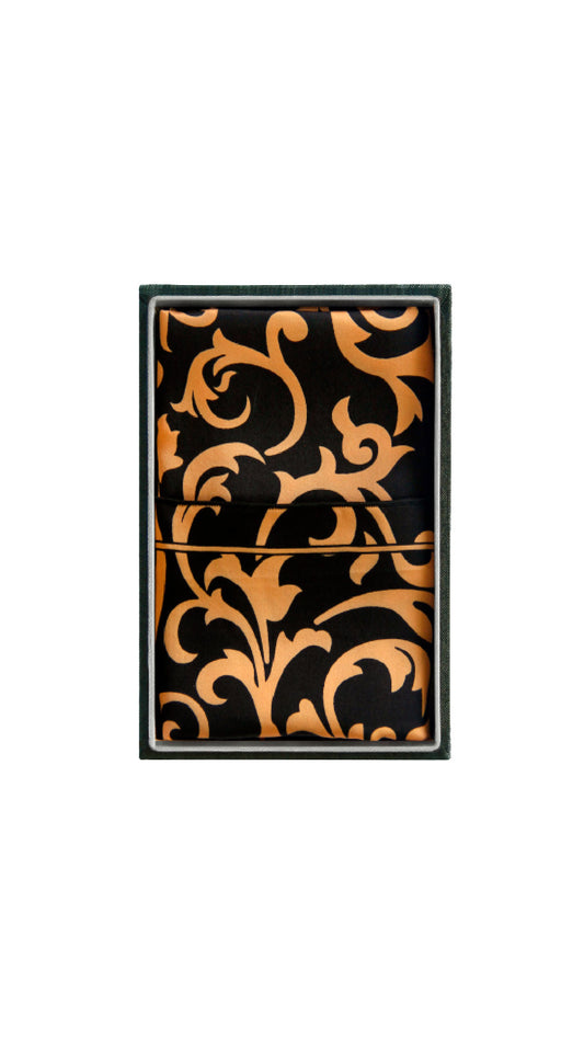 Scarf in Lamora Black in a Box