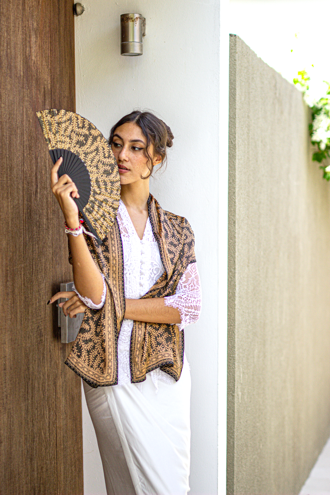 Scarf In Daun Asem Black in Model 3rd Pose