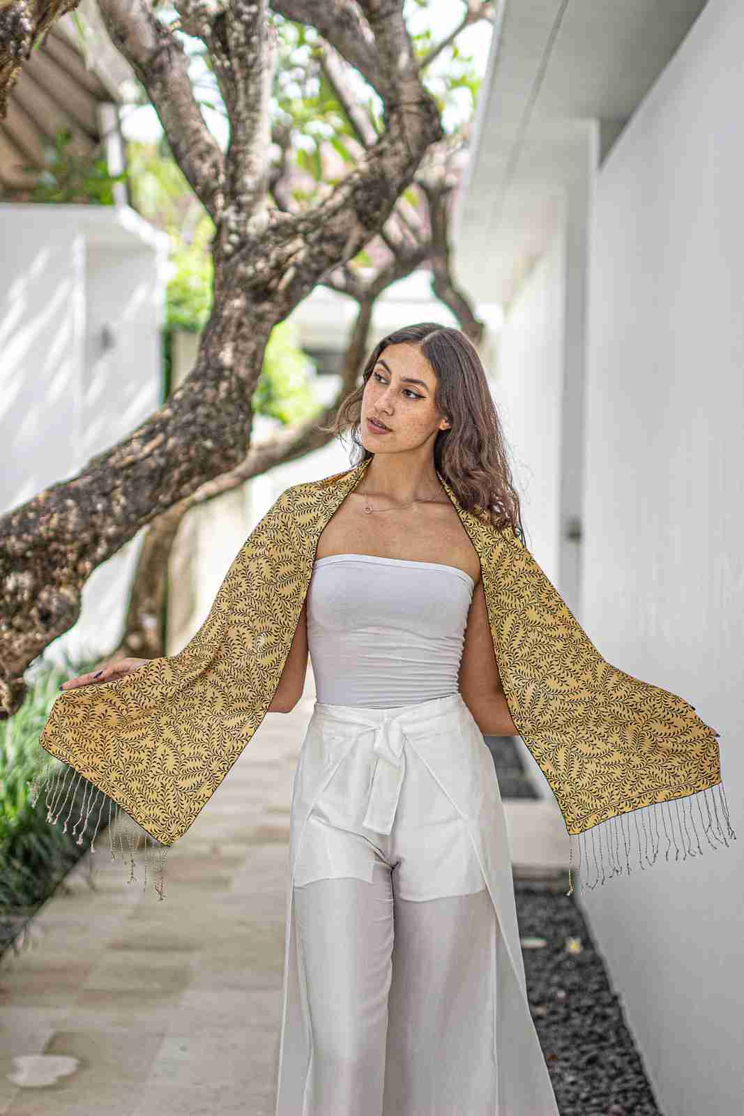 Scarf Fringe Daun Asem Plus Black in Model 4th Pose