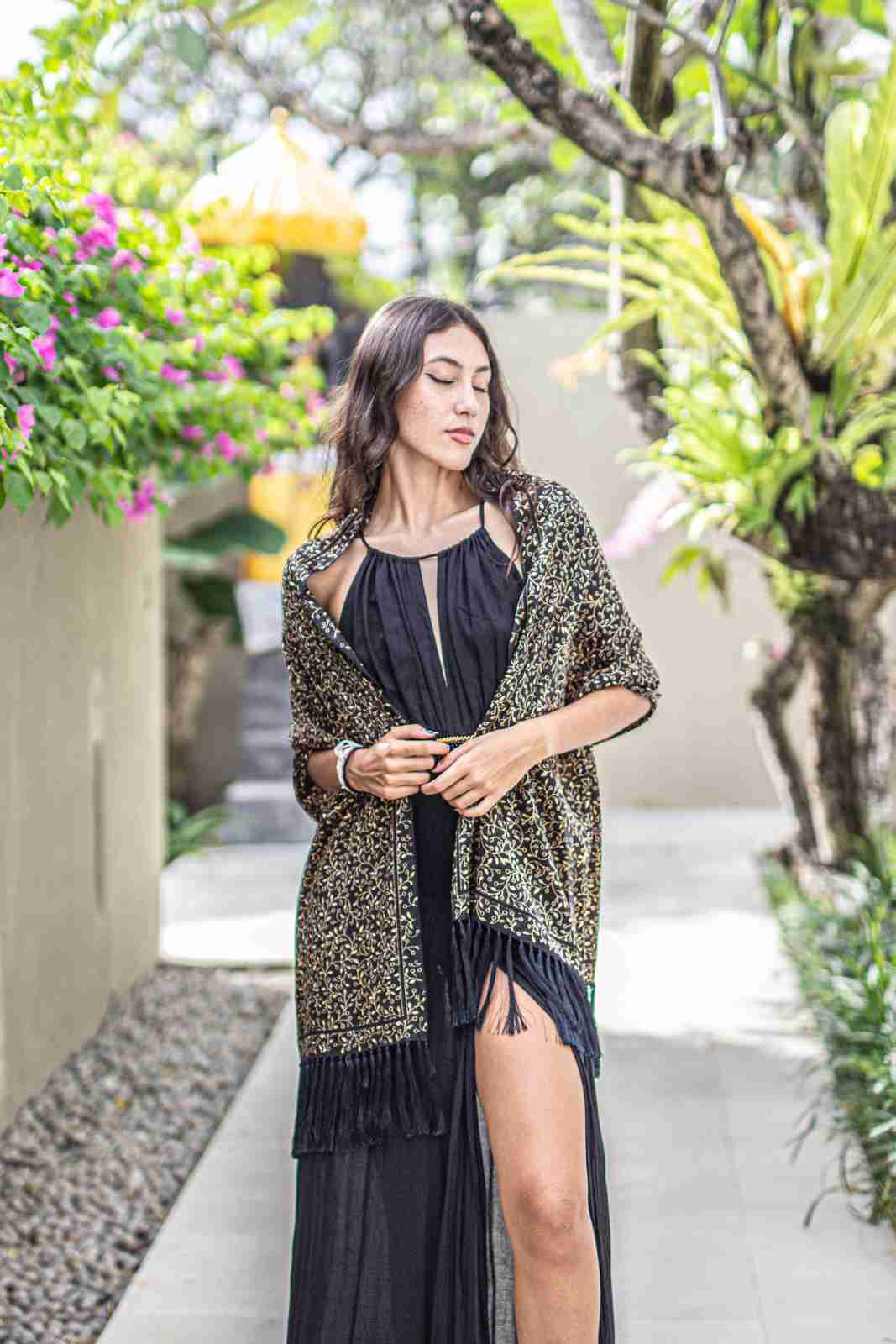 Shawl In Cirebon Black in Model 5th Pose