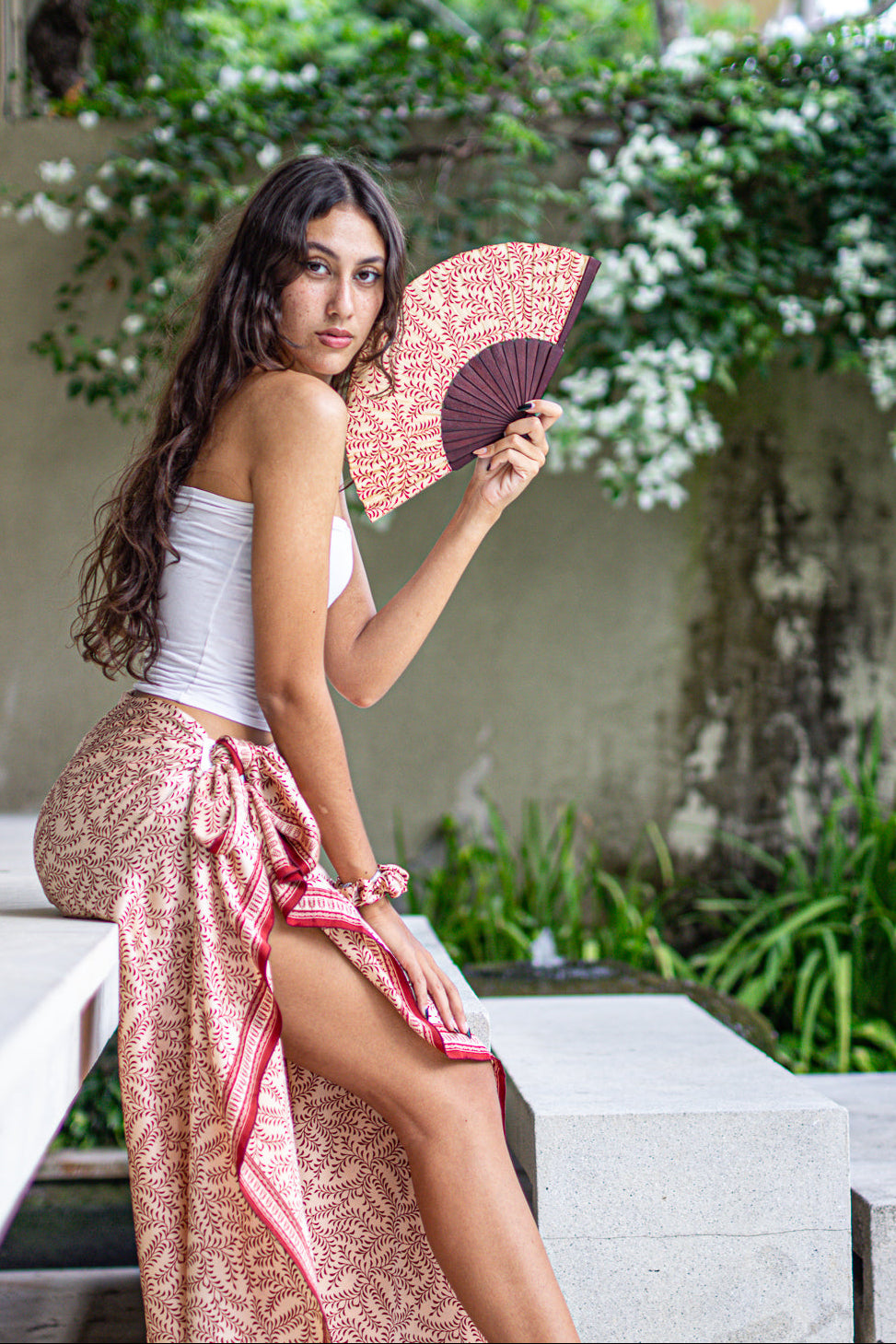 Beach Set Daun Asem Plus Red in Model 2nd Pose
