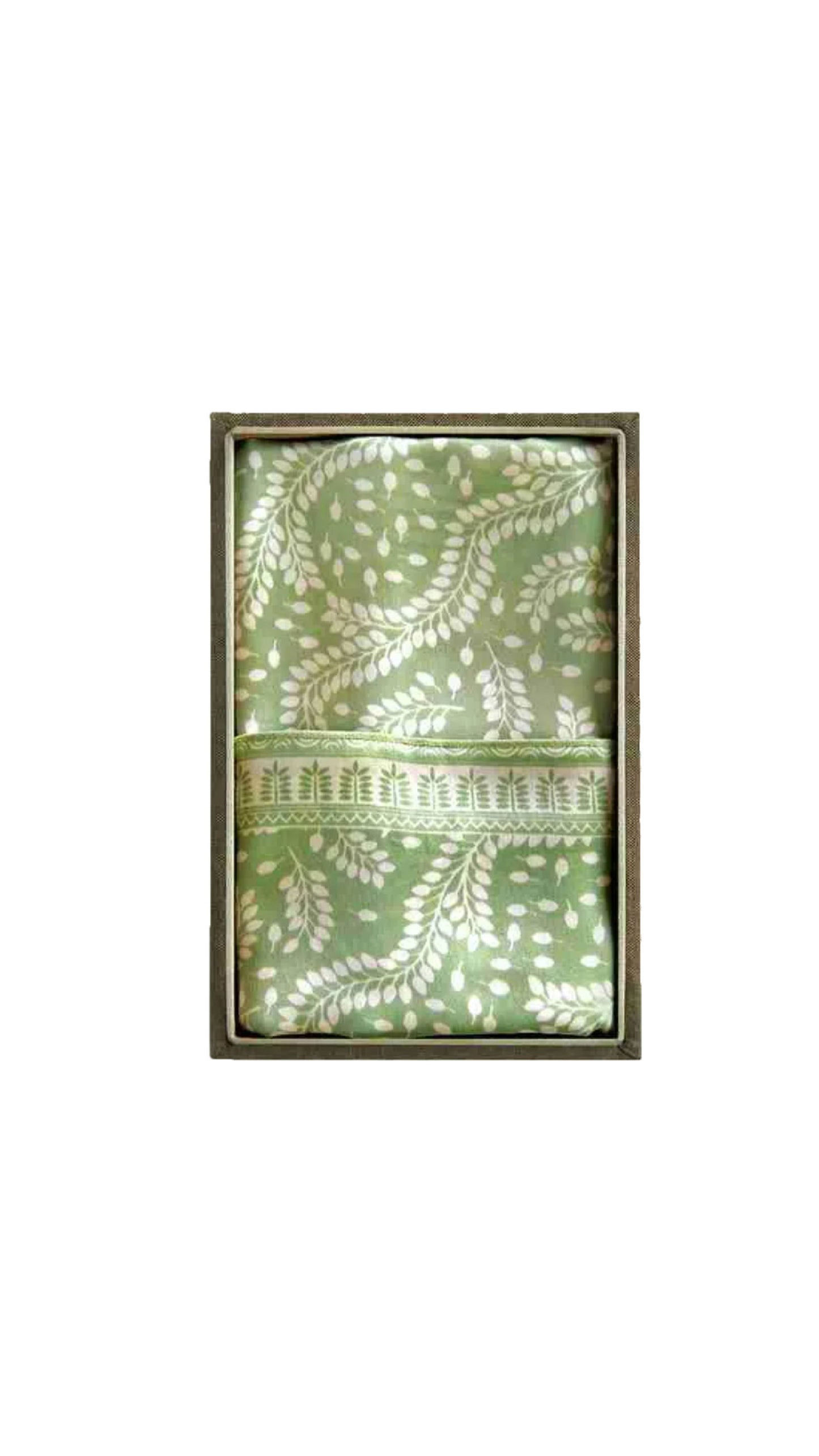 Scarf in Daun Asem II Green in a Box