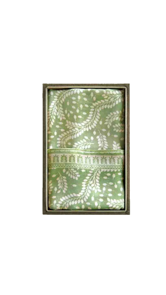 Scarf in Daun Asem II Green in a Box