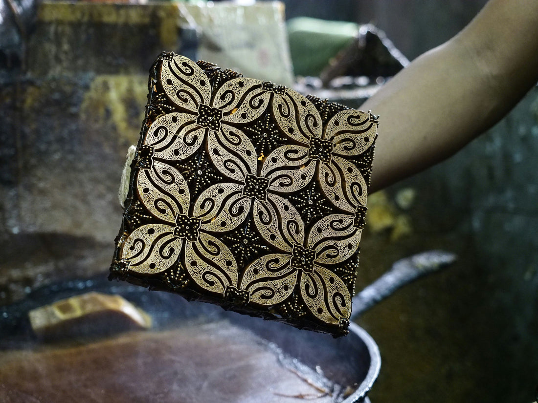 Traditional vs. Modern Batik: Hand-Drawn, Stamped, and Printed Methods