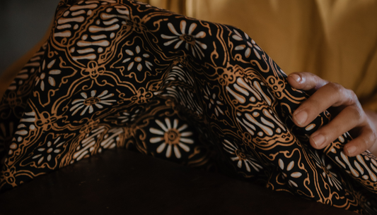 The Cultural Value of Batik and Wayang in Gift-Giving Traditions