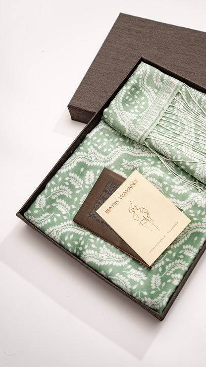 Sarong Set in Daun Asem II Green