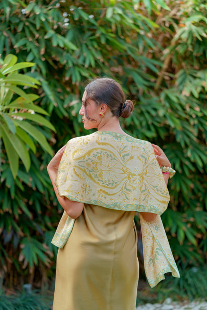 Seri Kartini: Syal Warna Hijau Trinil