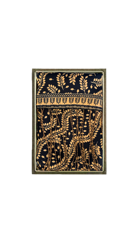Scarf Fringe in Daun Asem II Black