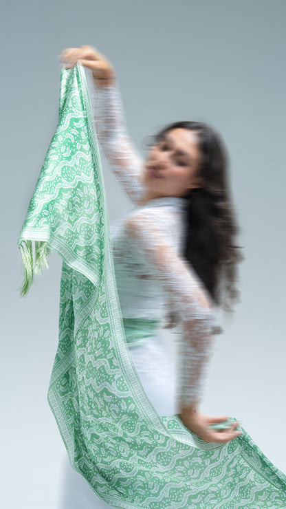 Shawl in Daun Asem II Green