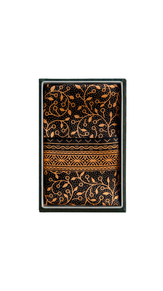 Scarf in Cirebon Black in a Box