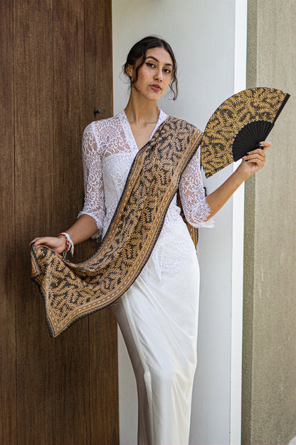Scarf In Daun Asem Black in Model 4th Pose