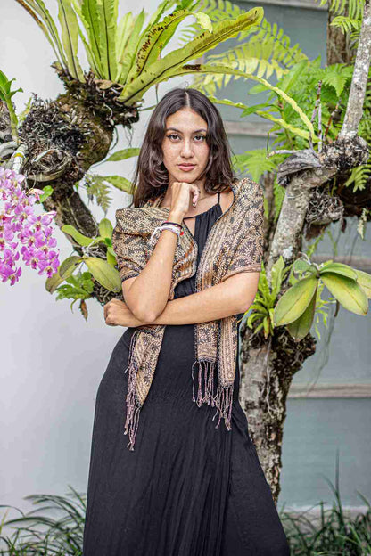 Scarf Fringe In Daun Asem Black in Model 3rd Pose