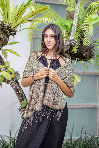 Scarf Fringe In Daun Asem Black in Model 2nd Pose