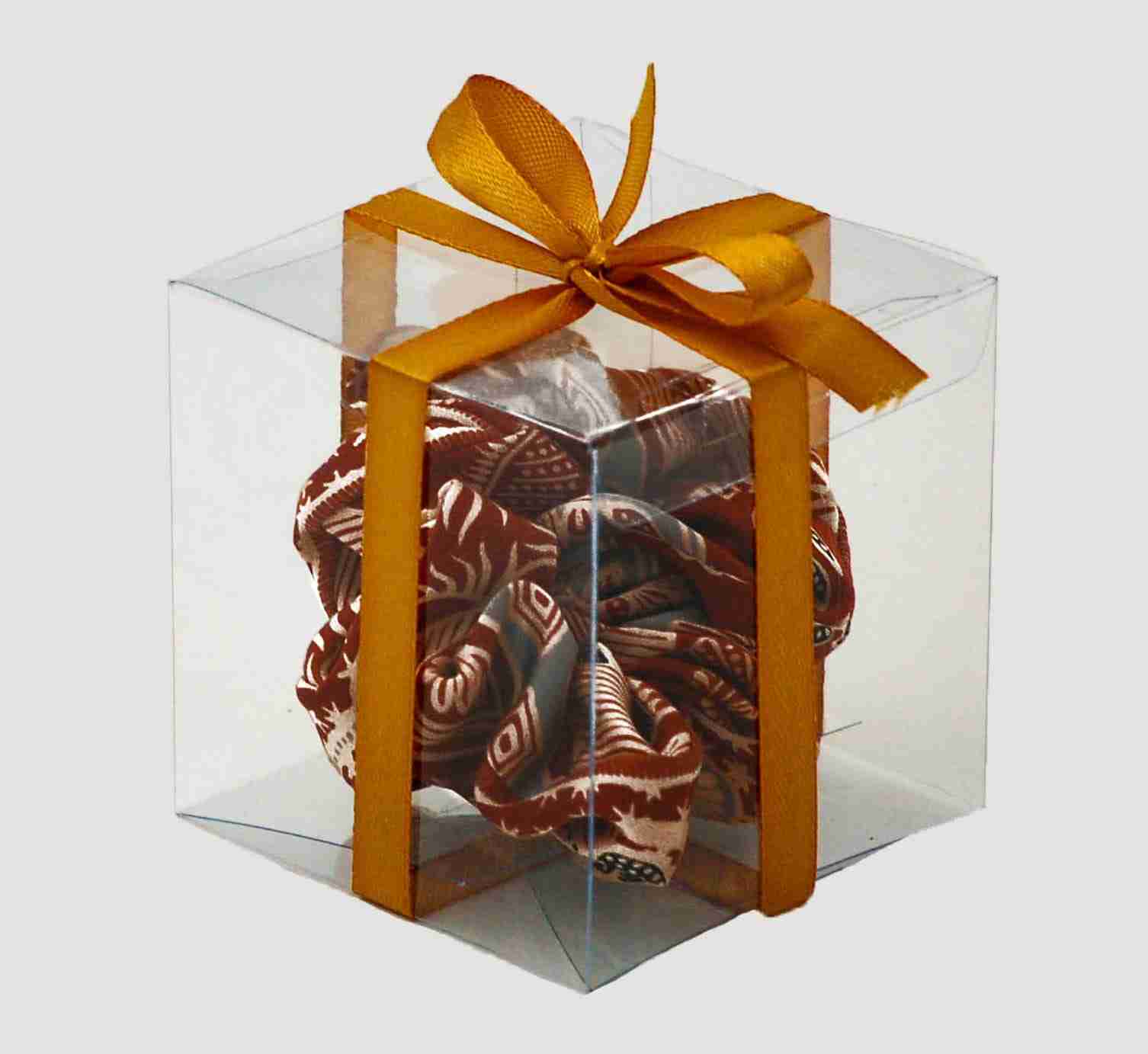 Scrunchie in Lengko Red in a Box