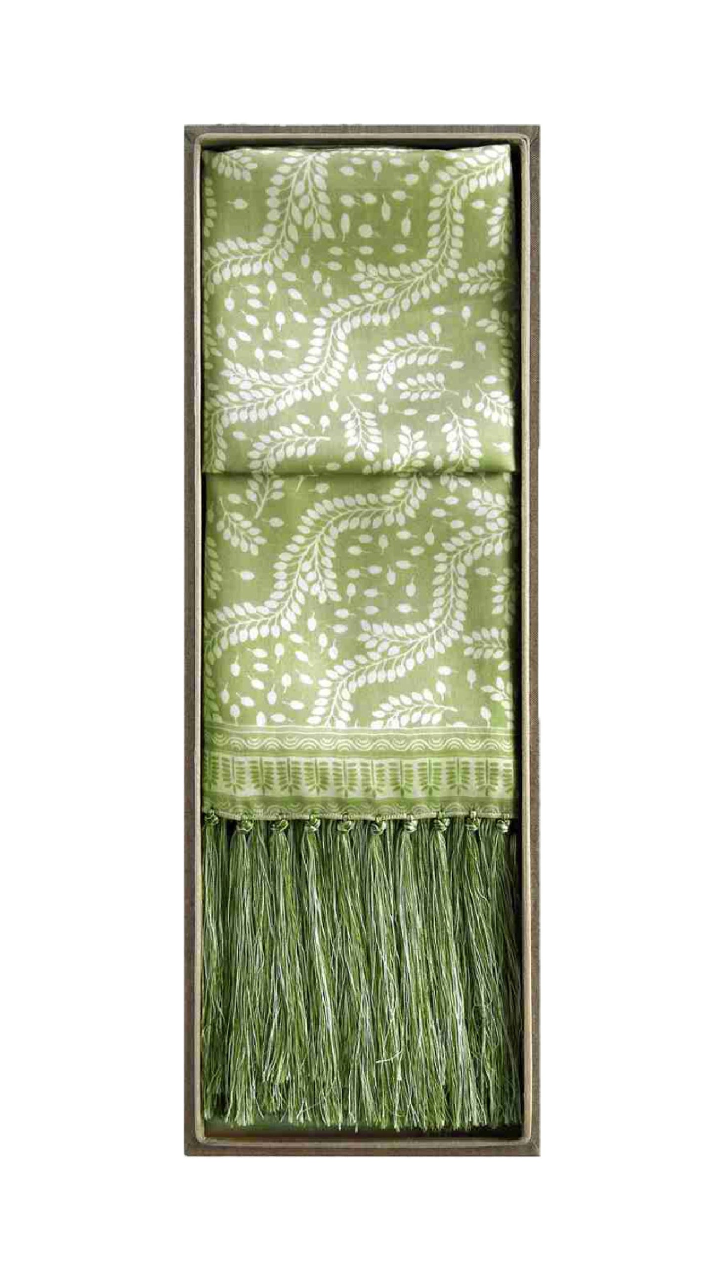 Shawl in Daun Asem II Green in a Box